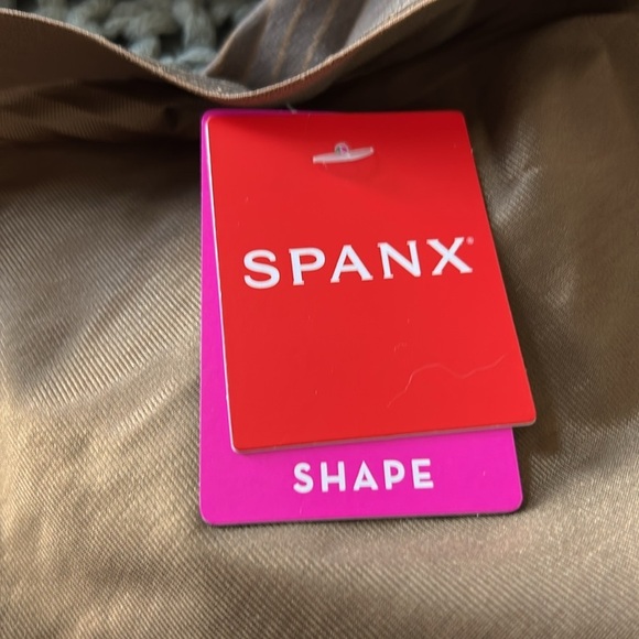 SPANXshape™ Invisible
High-Waisted Thong S - Picture 8 of 8